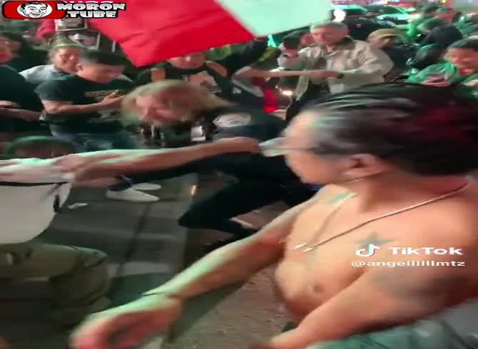 Video :Arrests and tensions on New York City's Mexican Independence Day